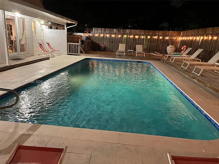 212 SW 1st Ave — Photo 51