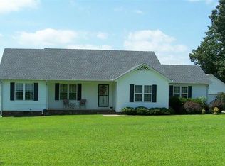 1137 Poorhouse Ln, Lexington, TN 38351