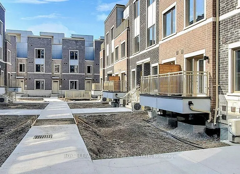 151 Honeycrisp Cres #Townhouse 177 — Photo 2