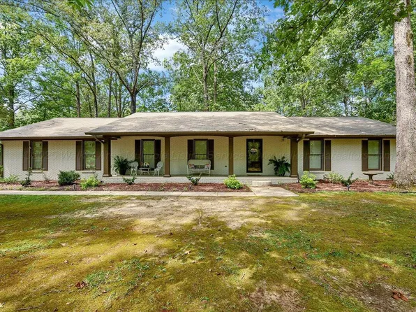 1402 Shades Cliff Rd, Jasper, AL 35504