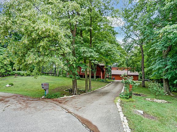 5th image of 610 Hornwood Dr
