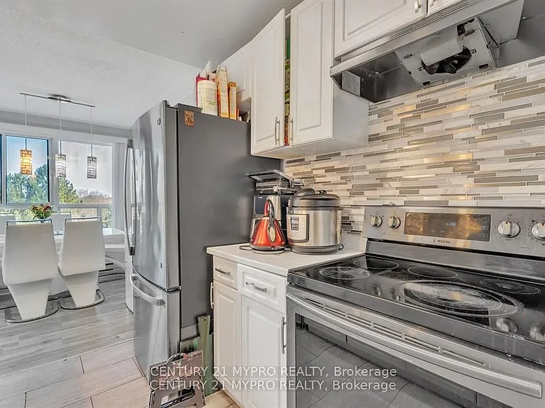 600 Grenfell Dr #410 — Photo 12