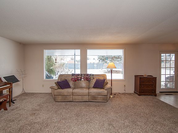 3rd image of 3013 Wilcox Dr