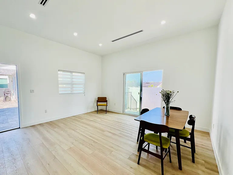 1025 3/4 Nolden St #3/4 — Photo 12