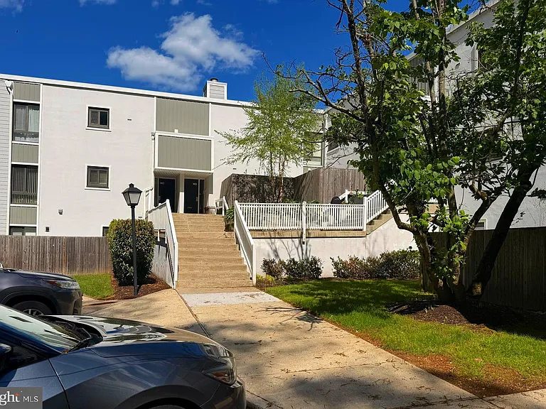 1750 Oakwood Ter #16C — Photo 2