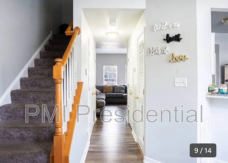 3 bed, 2.5 bath, 1414 sqft, $2,500 — Photo 2