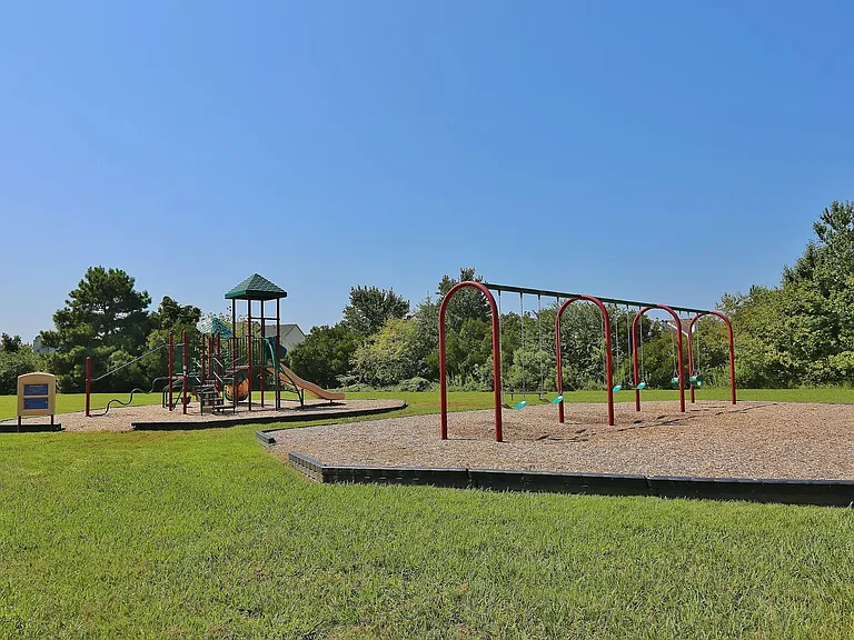 1654 Mantane Arch — Photo 49