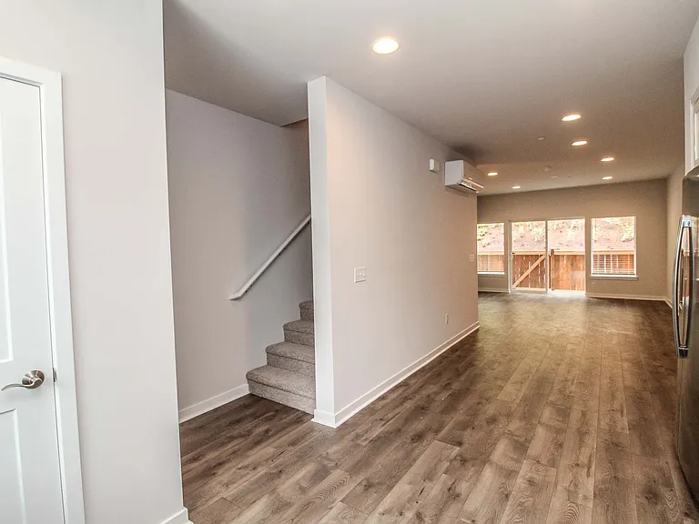 10942 NE 189th Pl #G — Photo 6