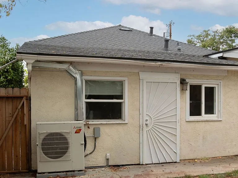 2816 Viola St — Photo 22