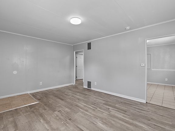 5th image of 313 N 42nd St