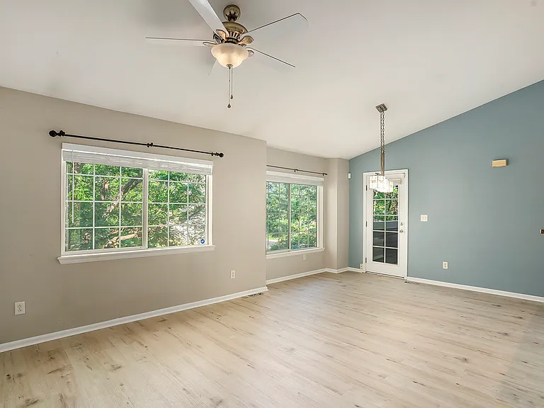1461 S Danube Way — Photo 4