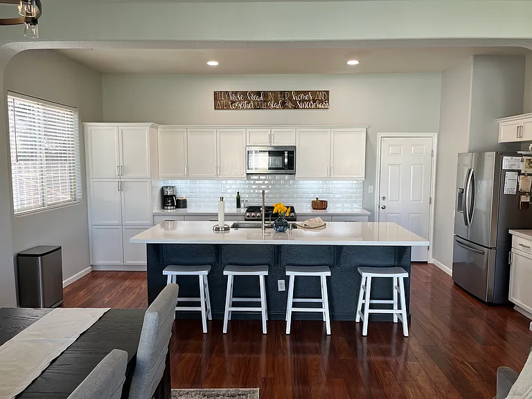 645 W Fremont Ave — Photo 3