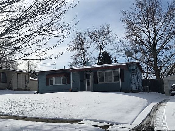 3rd image of 423 Illinois Ave