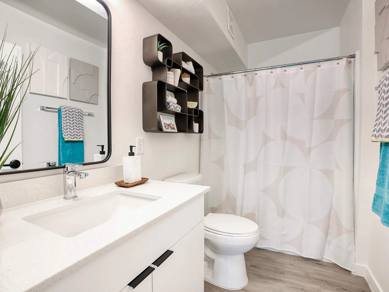 Presidio Palms Apartments — Photo 4