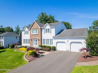 18 Rowena Rd, Manalapan, NJ 07726