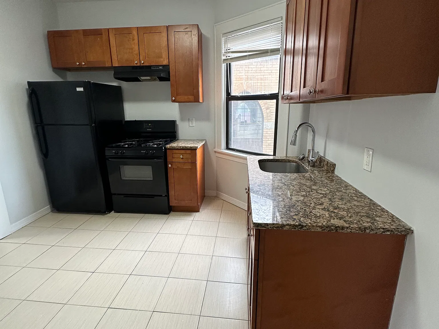 Studio, 350 sqft, $1,550 — Photo 2