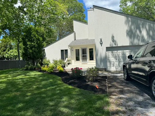 https://photos.zillowstatic.com/fp/77cb412d7e4cdcd6e6c0c72f029827b4-p_e.webp
