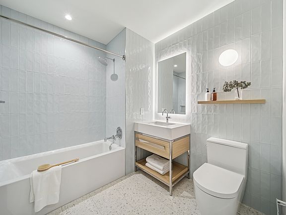 3rd image of 567 Fulton St #20A