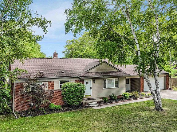 4th image of 39340 Ferris St