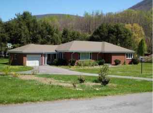 104 Orchard Dr, Narrows, VA 24124