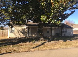 689 S Ray Ave, Fayetteville, AR 72701