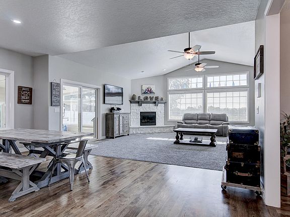 5th image of 532 E Rocklan Ct