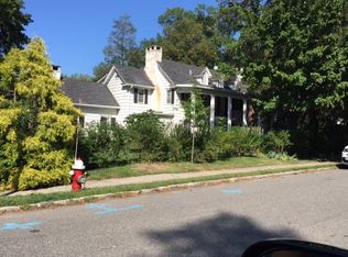 29 North Dr, Great Neck, NY 11021