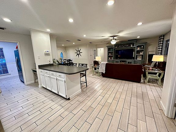 5th image of 5813 Ryals St