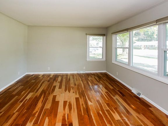 533 east drive-105