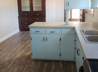 103 W Hazelwood Ave, Waterville, KS 66548