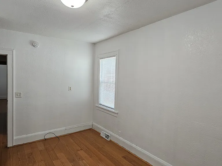 1123 Edmund Ave — Photo 16