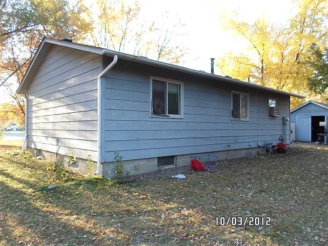 2nd image of 745 W 9th St