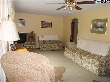 5th image of 212 Forest St