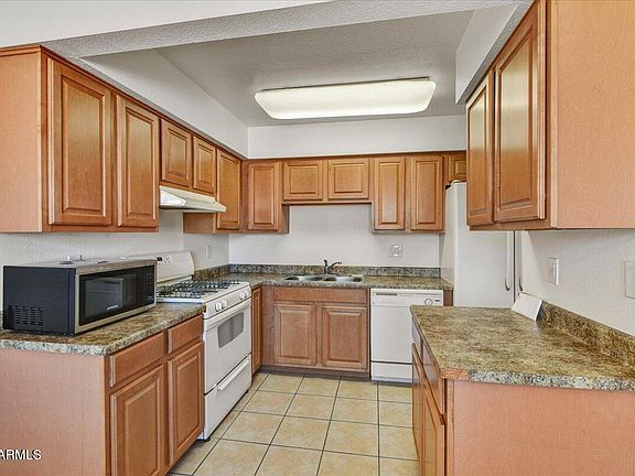 4th image of 303 N MILLER Road N #2002