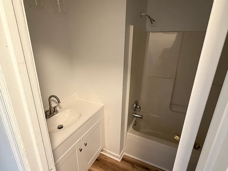 1117 Pine Ave — Photo 8