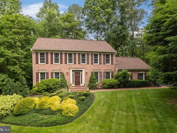 7414 S Reach Dr, Fairfax Station, VA 22039