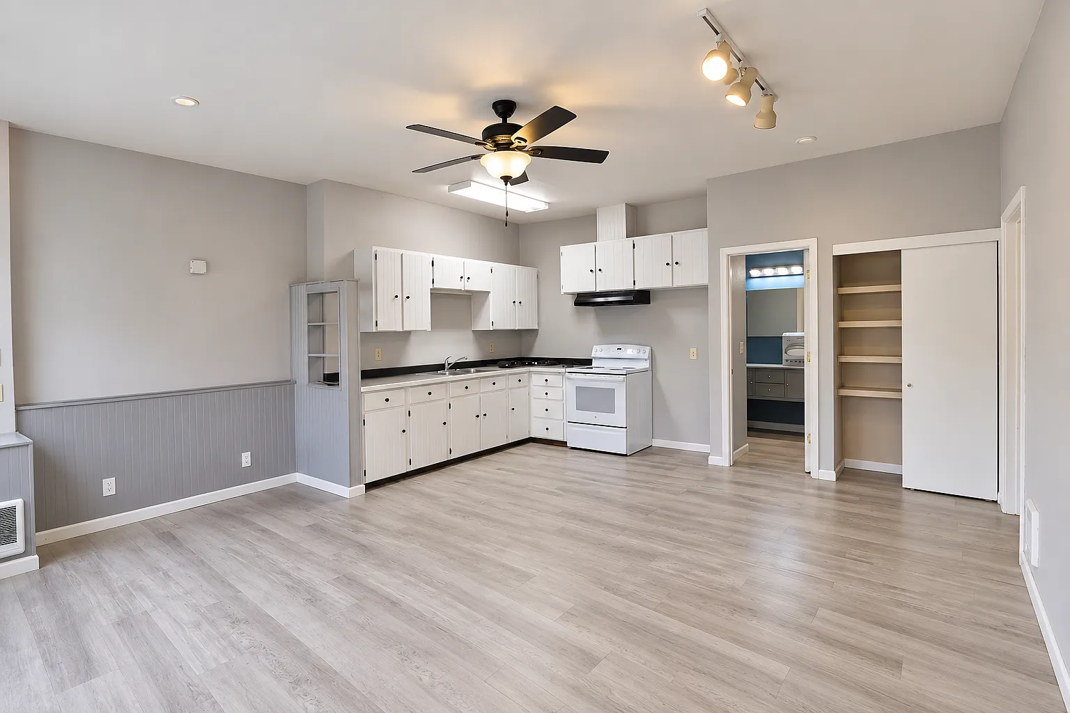 1 bed, 900 sqft, $995 — Photo 4