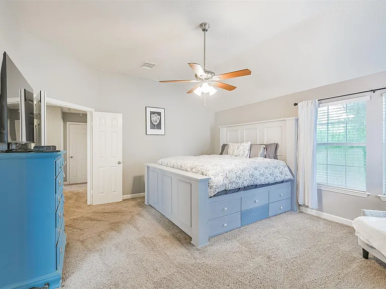 20422 Maple Meadows Ct — Photo 30