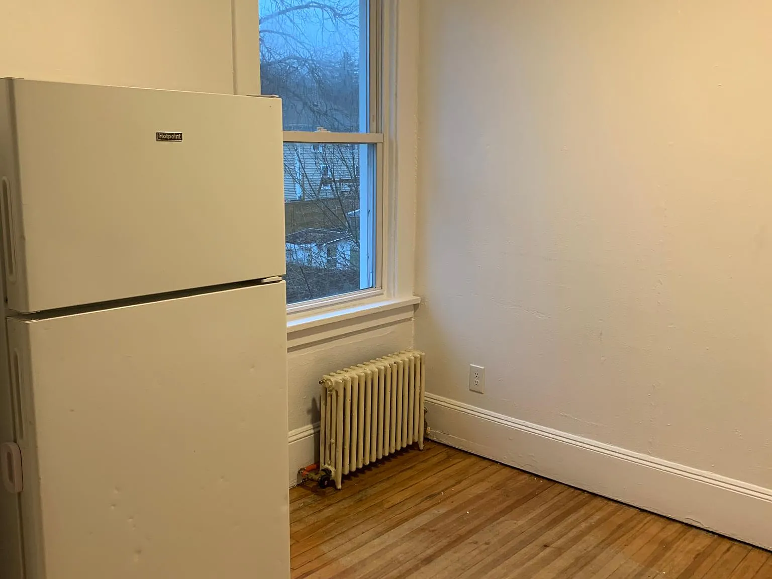 61 W Center St — Photo 2