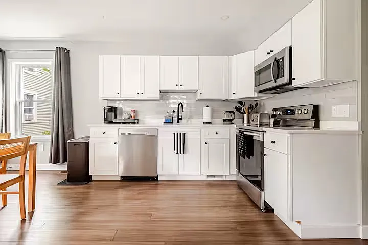 7 Burnside St #1 — Photo 7
