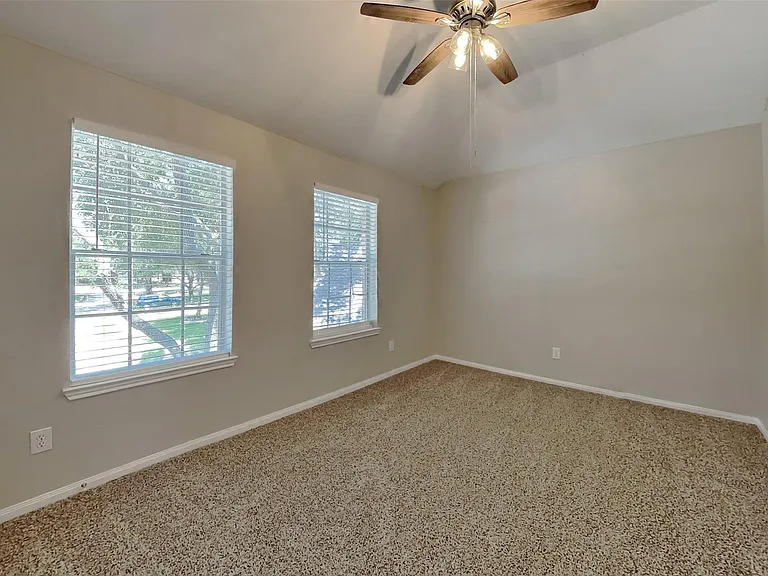 10406 Comanche Springs Ct — Photo 12