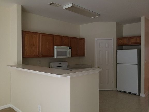 3rd image of 1538 Cove Creek Cir