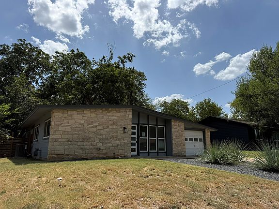 3rd image of 509 Ramble Ln
