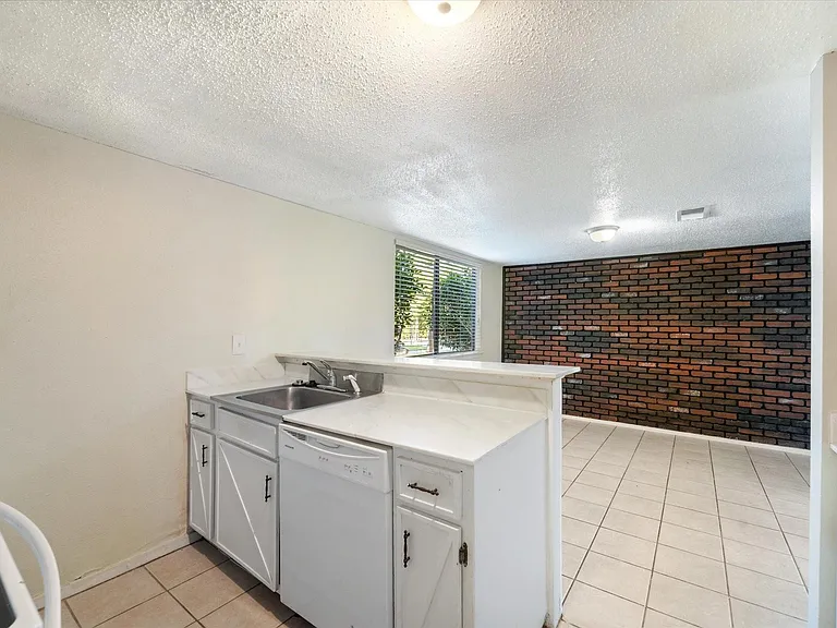 15919 Golf Club Dr #112 — Photo 6