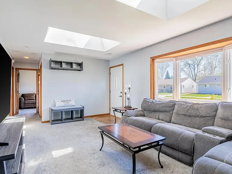 8124 Robertson Pl — Photo 14