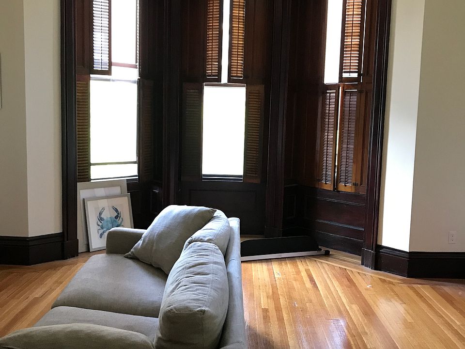 Studio Room
