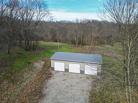 3rd image of 33747 Wolf Hill Rd