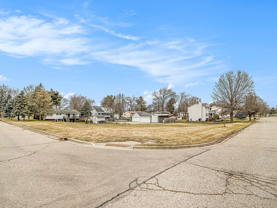 1st image of 7326 Jamaica Ln