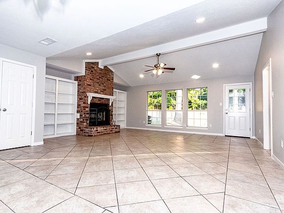 5th image of 107 Lost Pines Cir