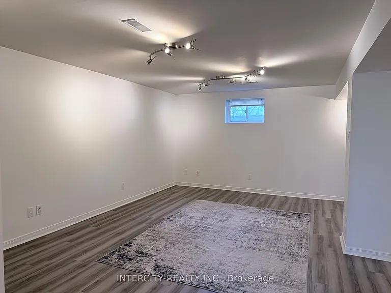 36 Strathburn Blvd — Photo 14